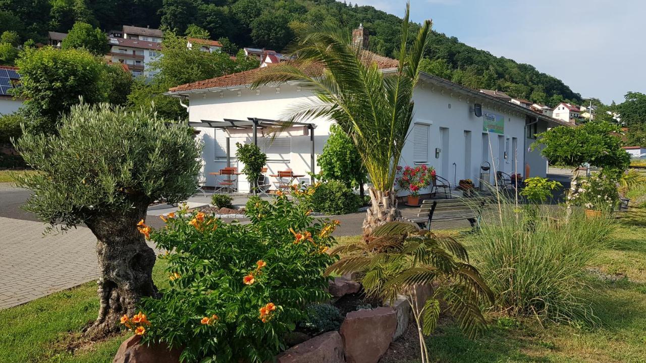 Travelers Home Hasloch  Esterno foto